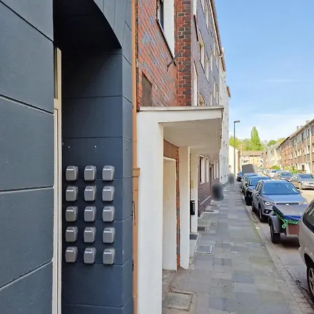 Tolstov - 3 And 4 Monteur 아파트 뒤스부르크