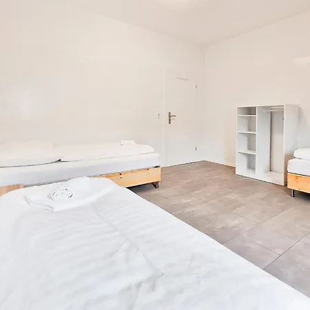 Raj Living - 3 And 4 Monteur