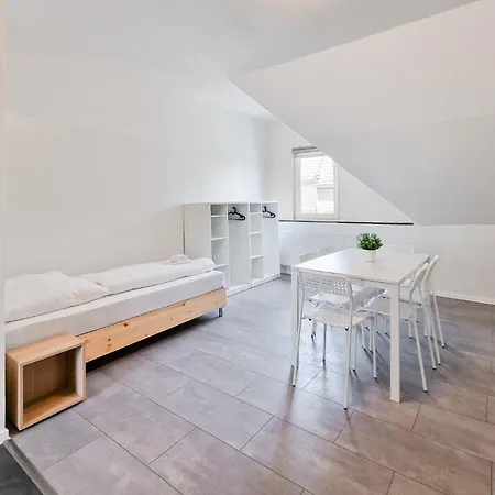 Raj Living - 3 And 4 Monteur Apartment *