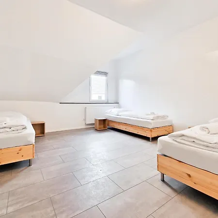Raj Living - 3 And 4 Monteur Apartment *