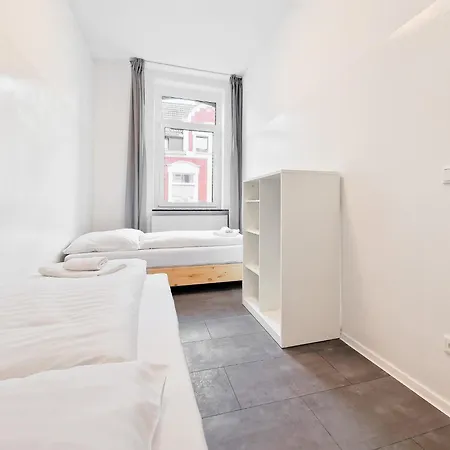 Apartment Raj Living - 3 And 4 Monteur Duisburg