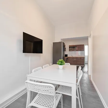 Tolstov - 3 And 4 Monteur 아파트 뒤스부르크