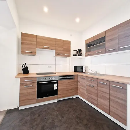 Tolstov - 3 And 4 Monteur Apartmán *