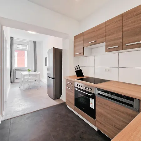 Raj Living - 3 And 4 Monteur Duisburg
