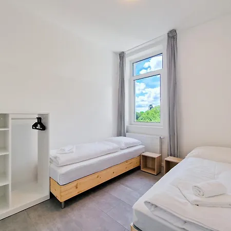 Tolstov - 3 And 4 Monteur 뒤스부르크