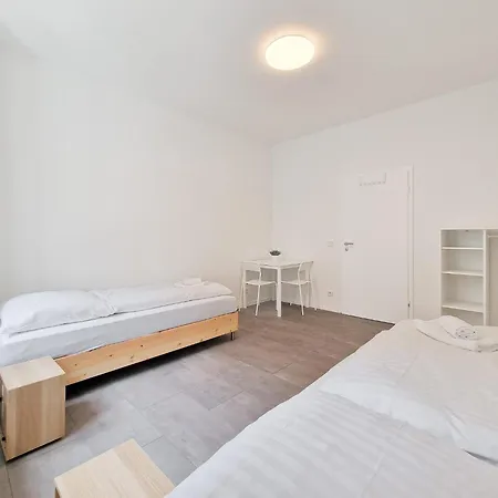 Apartment Raj Living - 3 And 4 Monteur Duisburg