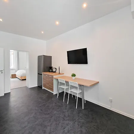 Tolstov - 3 And 4 Monteur Apartmán